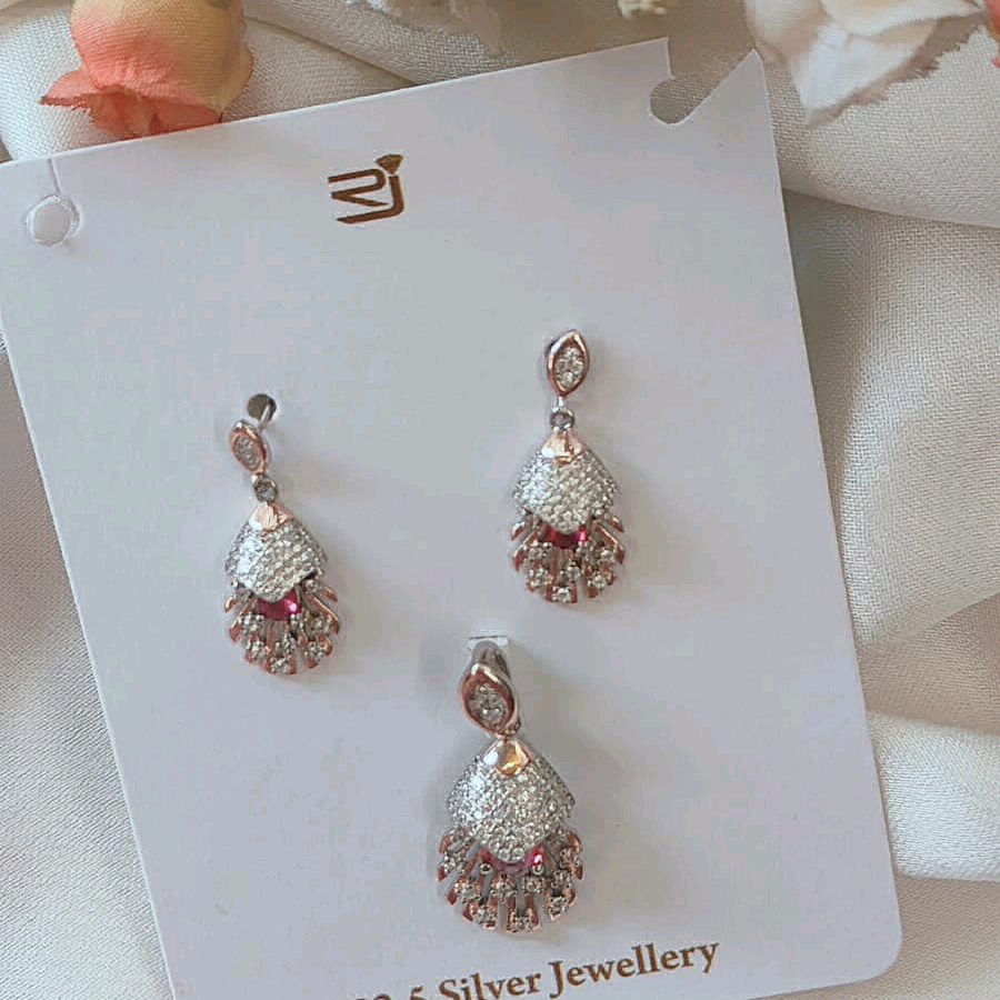 Beautiful Duel Tone Pendant Set 